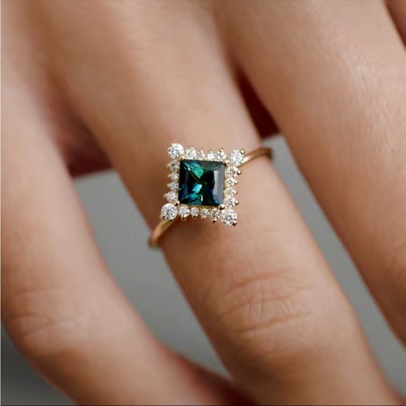 New 18K Gold Plated Dainty Promise  Square Shape Shiny Zircon Elegant Ring - Picture 4 of 7